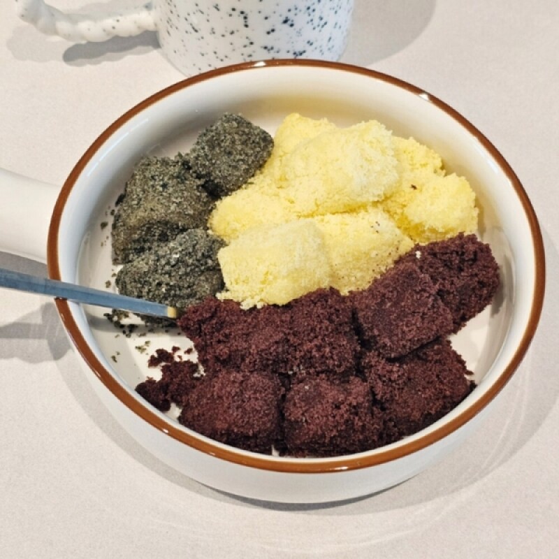 {말랑곳간},{강릉 말랑곳간 카스테라 인절미(초당 옥수수, 강원도 쑥, 초코, 프리미엄) 260g}